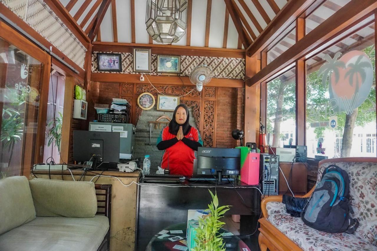 Wisma Pulau Merah Pasanggaran Exterior foto